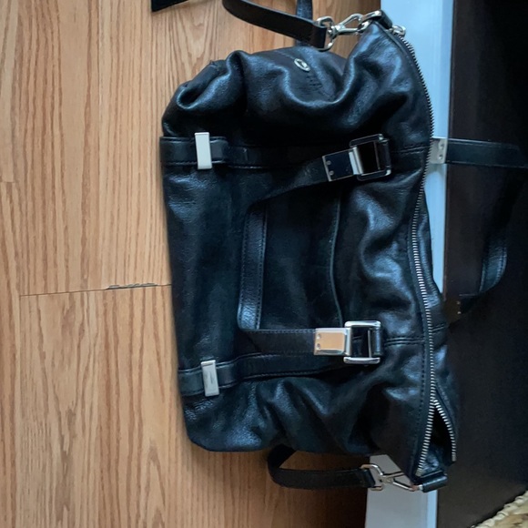 Michael Kors bag! Used but in great condition! - Picture 3 of 5